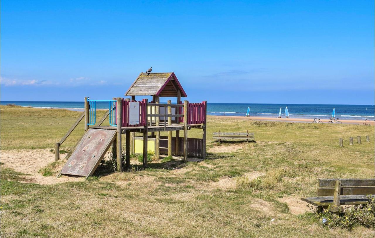 4 Bedroom Cozy Home In Port-En-Bessin-Huppain Εξωτερικό φωτογραφία